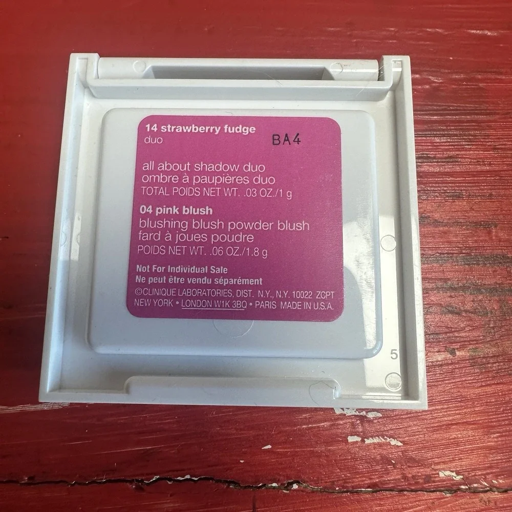Clinique All About Shadow duo: 14 Strawberry Fudge Duo /‎ 04 Pink Blush